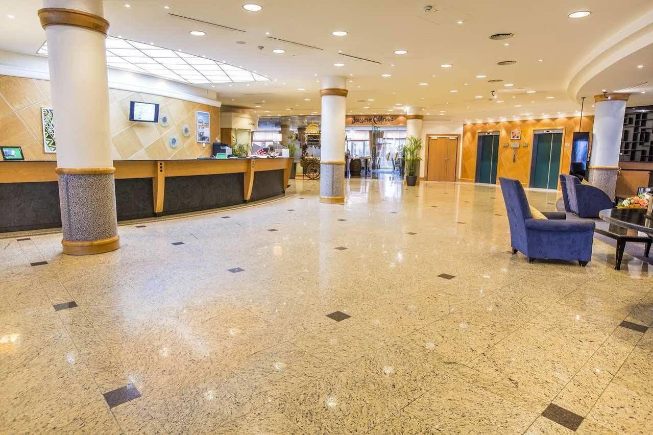 Hilton Garden South 4* Viena