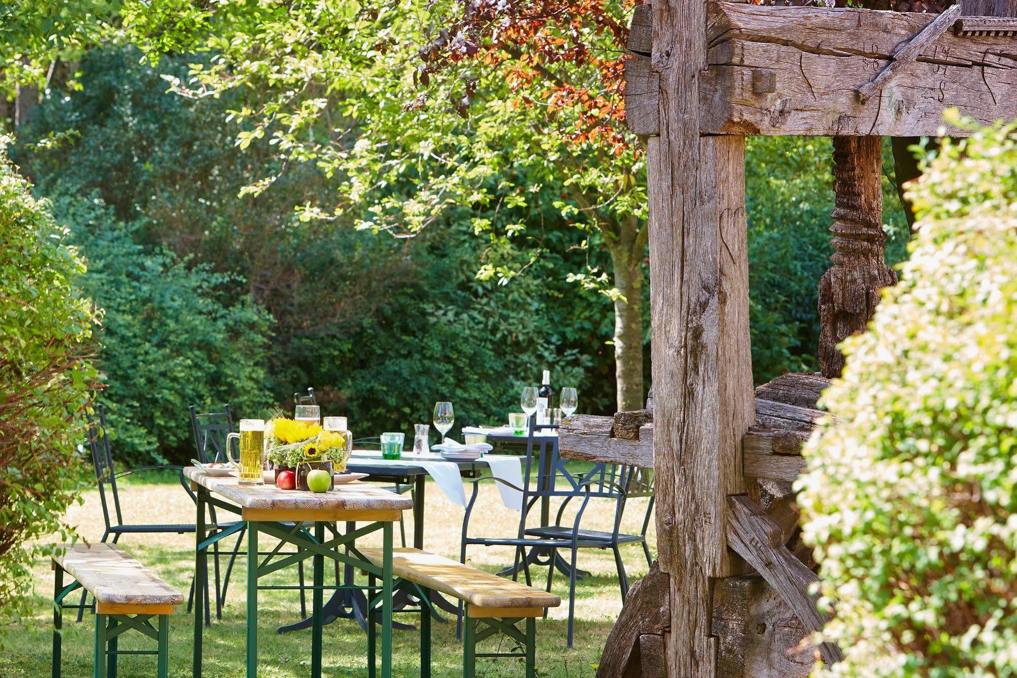 Hilton Garden South 4* Viena